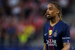 Liverpool fecha acordo para contratar Barcola, do PSG