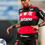 Flamengo encaminha venda de Wallace Yan ao Bragantino