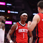 Thompson renova com Rockets em contrato de R$ 1 bilhão