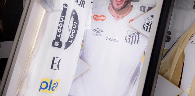 Adidas faz proposta milionária para vestir o Santos em 2028