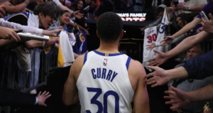 Steph Curry descarta saída e crava aposentadoria no Warriors