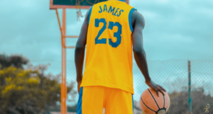 LeBron James surpreende e fecha com o Philadelphia 76ers