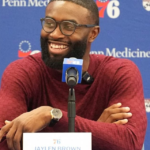 Tensão na NBA: Jaylen Brown nega exigências de troca
