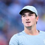 João Fonseca encerra temporada 2026 e sai do top 40 da ATP