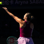 Wuhan: Sabalenka e Swiatek travam duelo pelo topo do WTA