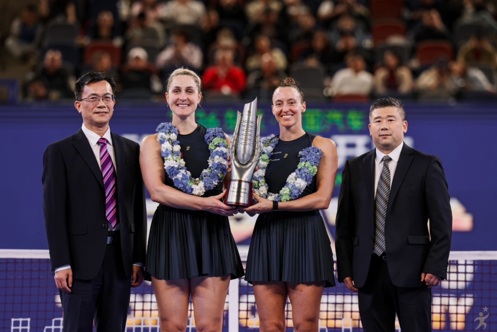 Luisa Stefani e Gabi Dabrowski vencem o WTA 1000 de Wuhan