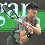 Jannik Sinner desiste do Masters 1000 de Xangai em 2026