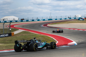 Toto Wolff reafirma apoio a George Russell na Mercedes