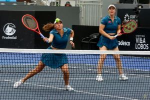 Luisa Stefani avança com vitória no WTA 1000 de Pequim