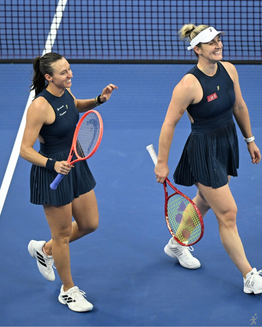 Luisa Stefani e Dabrowski avançam à final do WTA de Tóquio