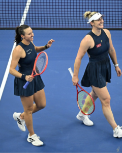 Luisa Stefani e Dabrowski avançam à final do WTA de Tóquio