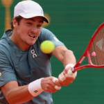 João Fonseca luta, mas cai diante de Zverev em Monte Carlo