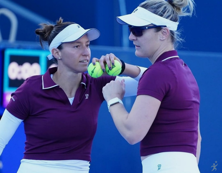 Luisa Stefani brilha e avança às quartas no WTA de Tóquio